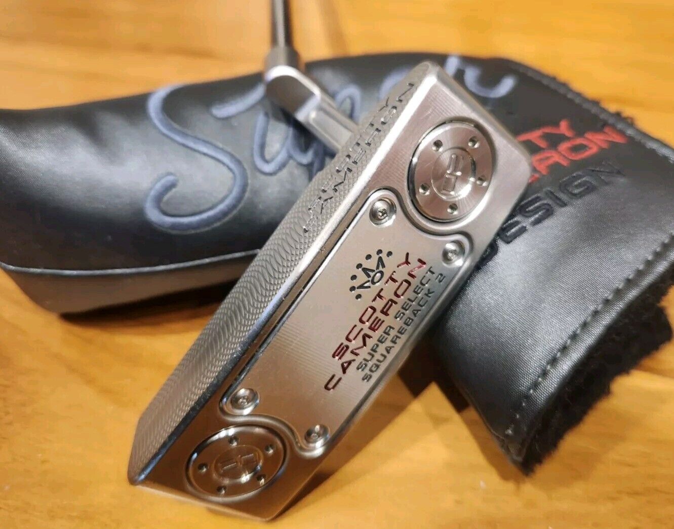 Nouvelle poignée Scotty Cameron Custom Shop NOIR / ROUGE Nouvelle poignée Scotty Cameron Custom Shop NOIR / ROUGE