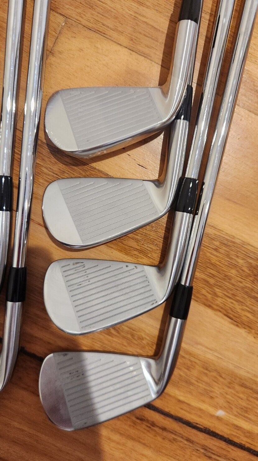 MIZUNO PRO 243 IRONS 4-PW - NIPPON NS PRO MODUS 3 TOUR 120S STIFF FLEX