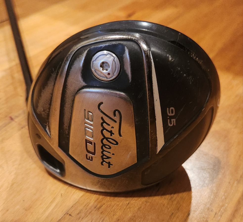 TITLEIST D910 9.5° DRIVER STIFF SHAFT