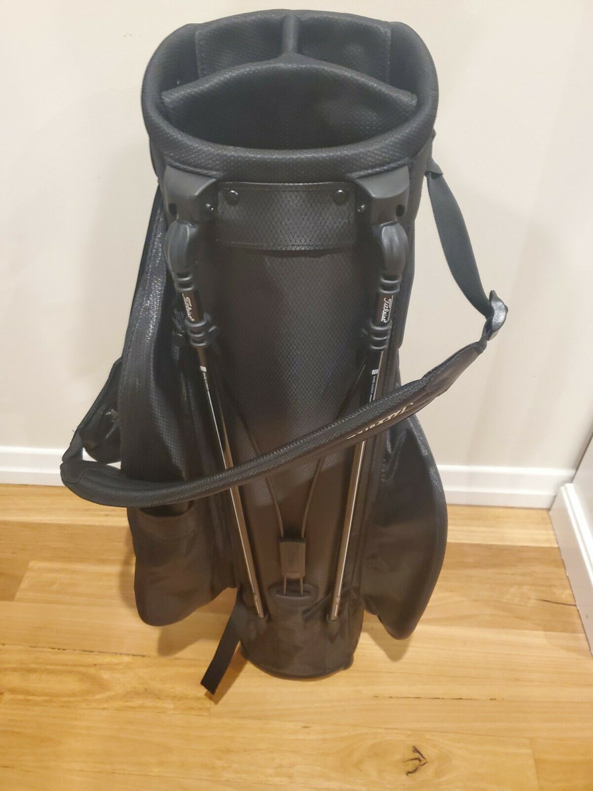 TITLEIST STA DRY +4 GOLF CARRY STAND BAG - MINT CONDITION