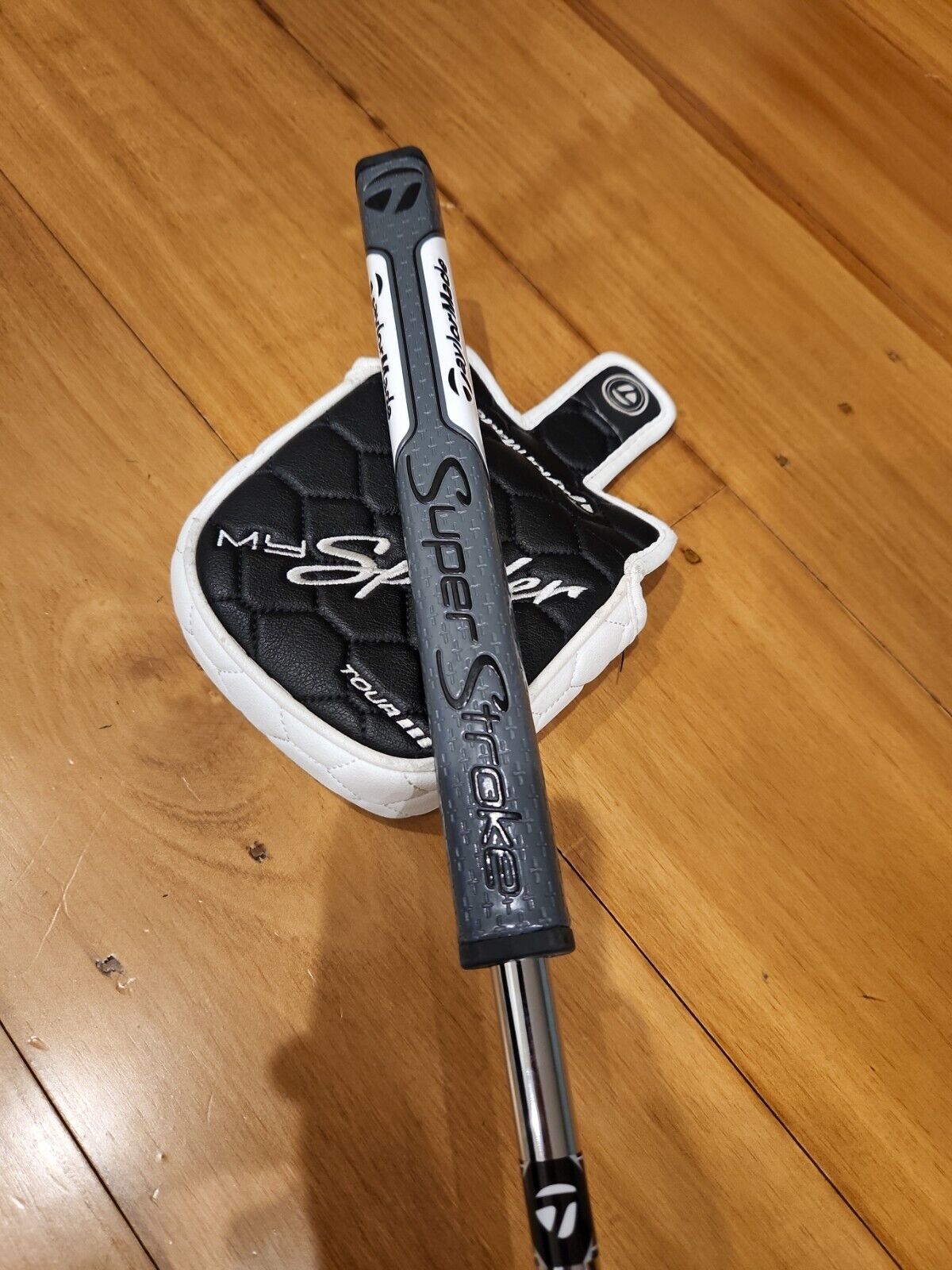 TAYLORMADE SPIDER S GOLF PUTTER - Headcover Included
