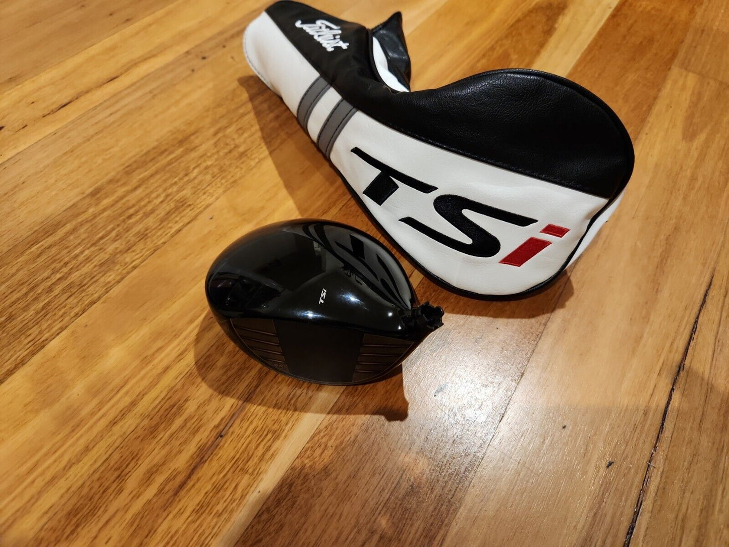 TITLEIST TSi4 9° - TOUR ISSUE T SERIAL- DRIVER HEAD