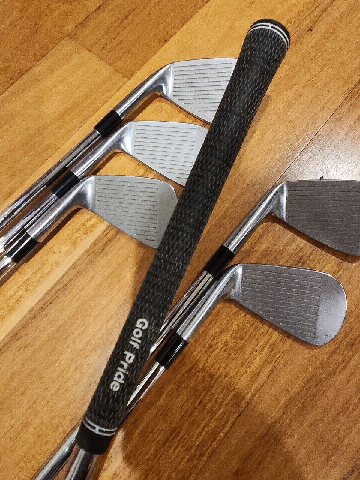 TAYLORMADE P.7MC IRON SET - KBS TOUR FLT 120 Stiff Shafts 5I-PW