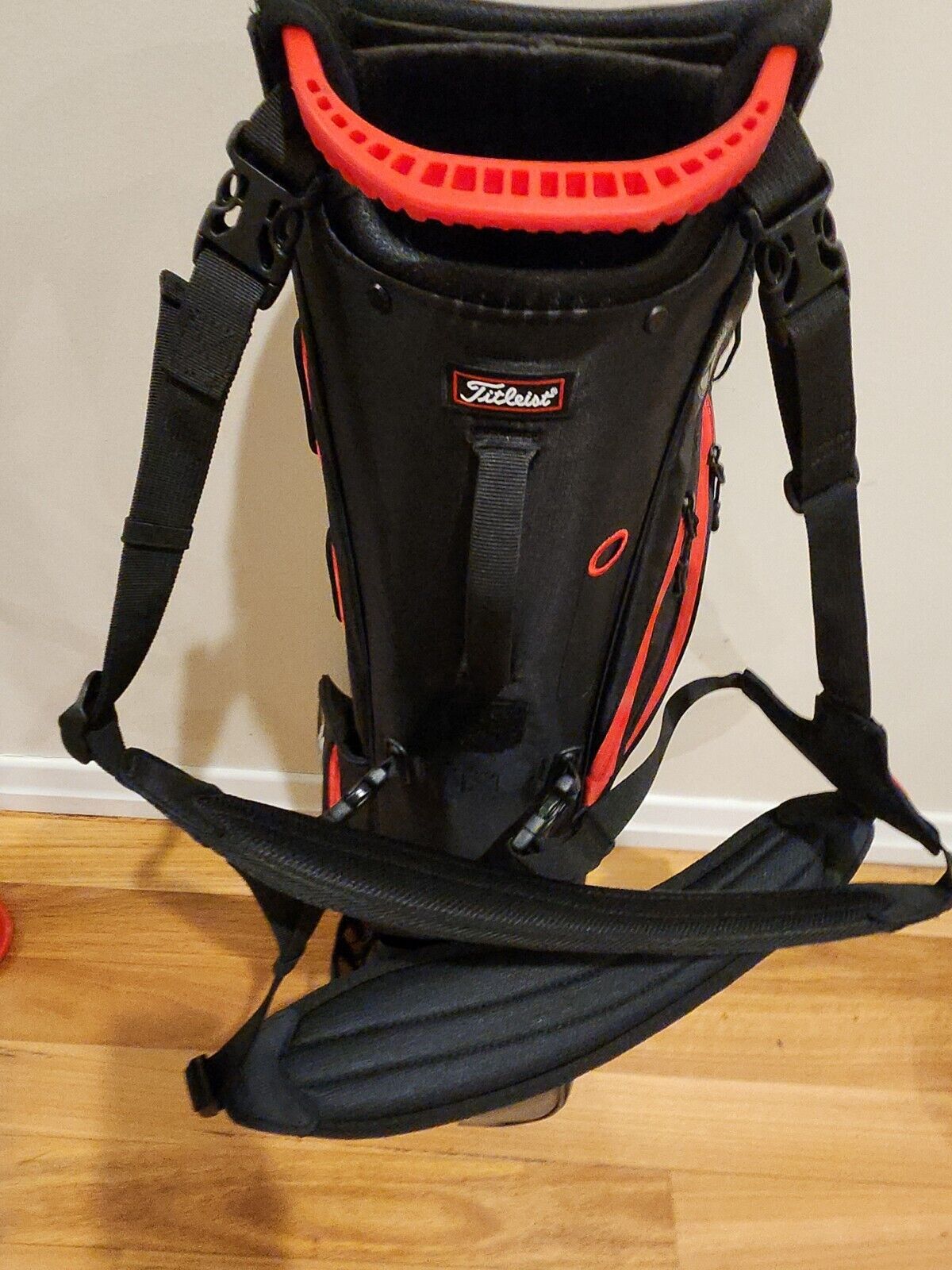 TITLEIST BLACK RED CARBON GOLF CARRY STAND BAG - BRAND NEW
