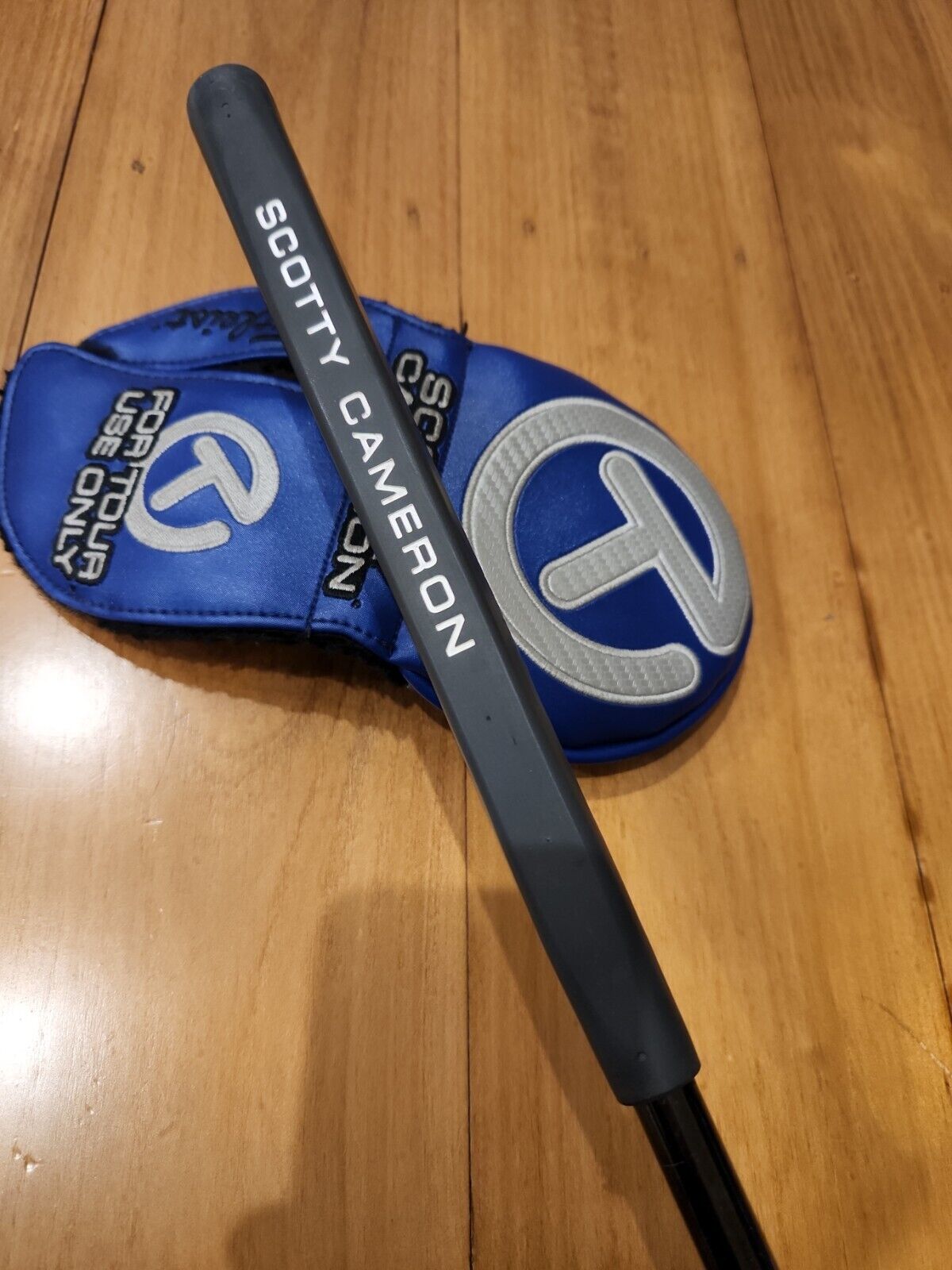 SCOTTY CAMERON CIRCLE T FUTURA X5R FOR TOUR USE ONLY PUTTER 35" TITLEIST