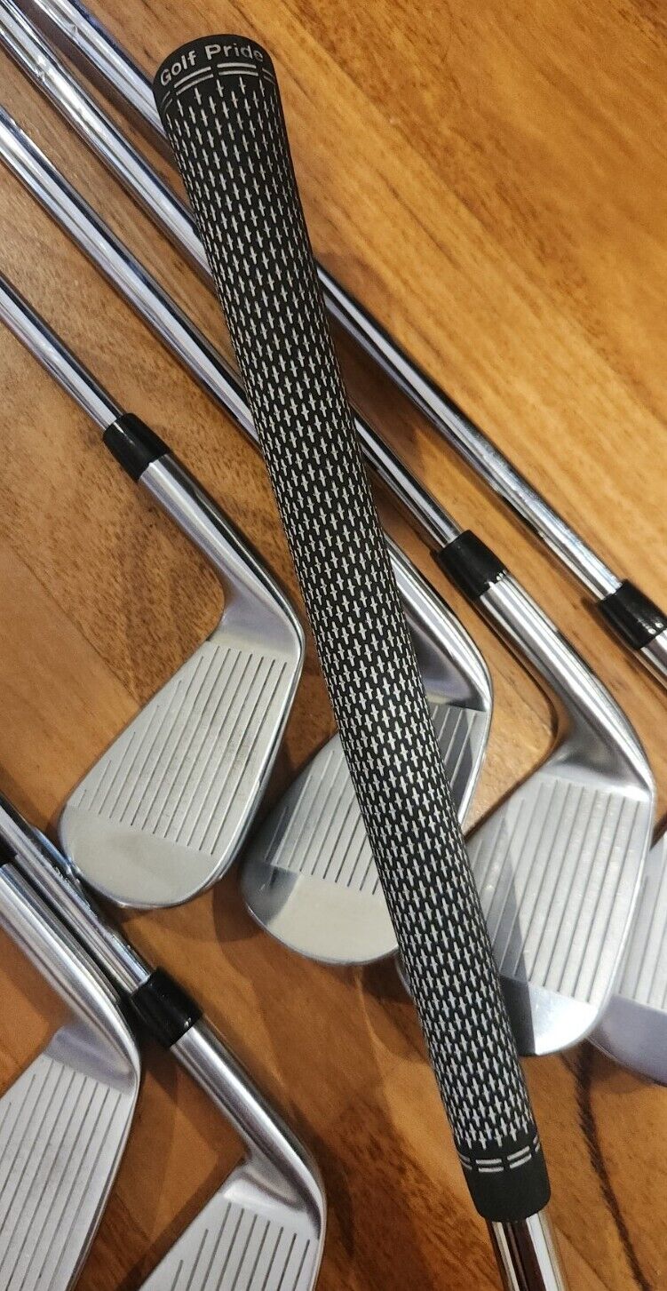 TITLEIST T100s 3-9 IRONS - Dynamic Gold AMT S300 STIFF Golf Shafts