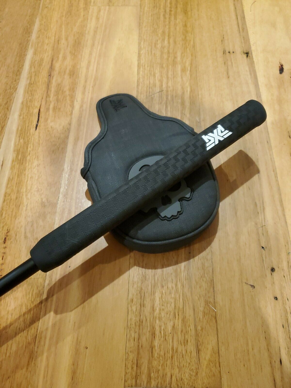 PXG BAT ATTACK 26 35.5" PUTTER - MINT CONDITION