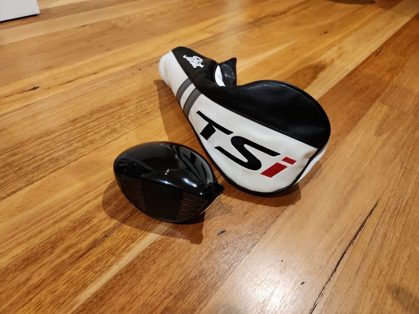 TITLEIST TSi4 9° - TOUR ISSUE T SERIAL- DRIVER HEAD