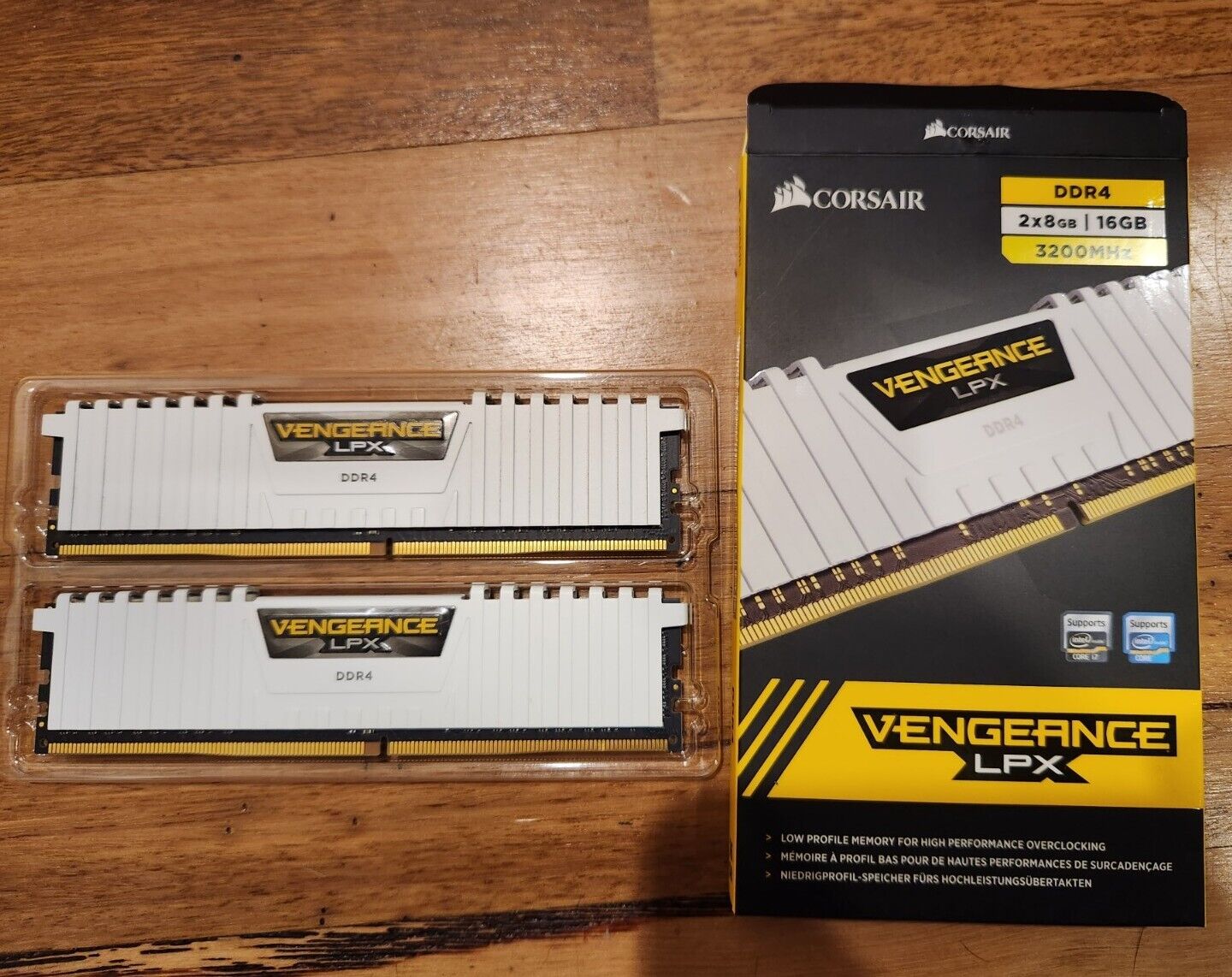 Corsair Vengeance LPX 16GB (2x8GB) DDR4 3200MHz C16 Desktop Gaming Memory White