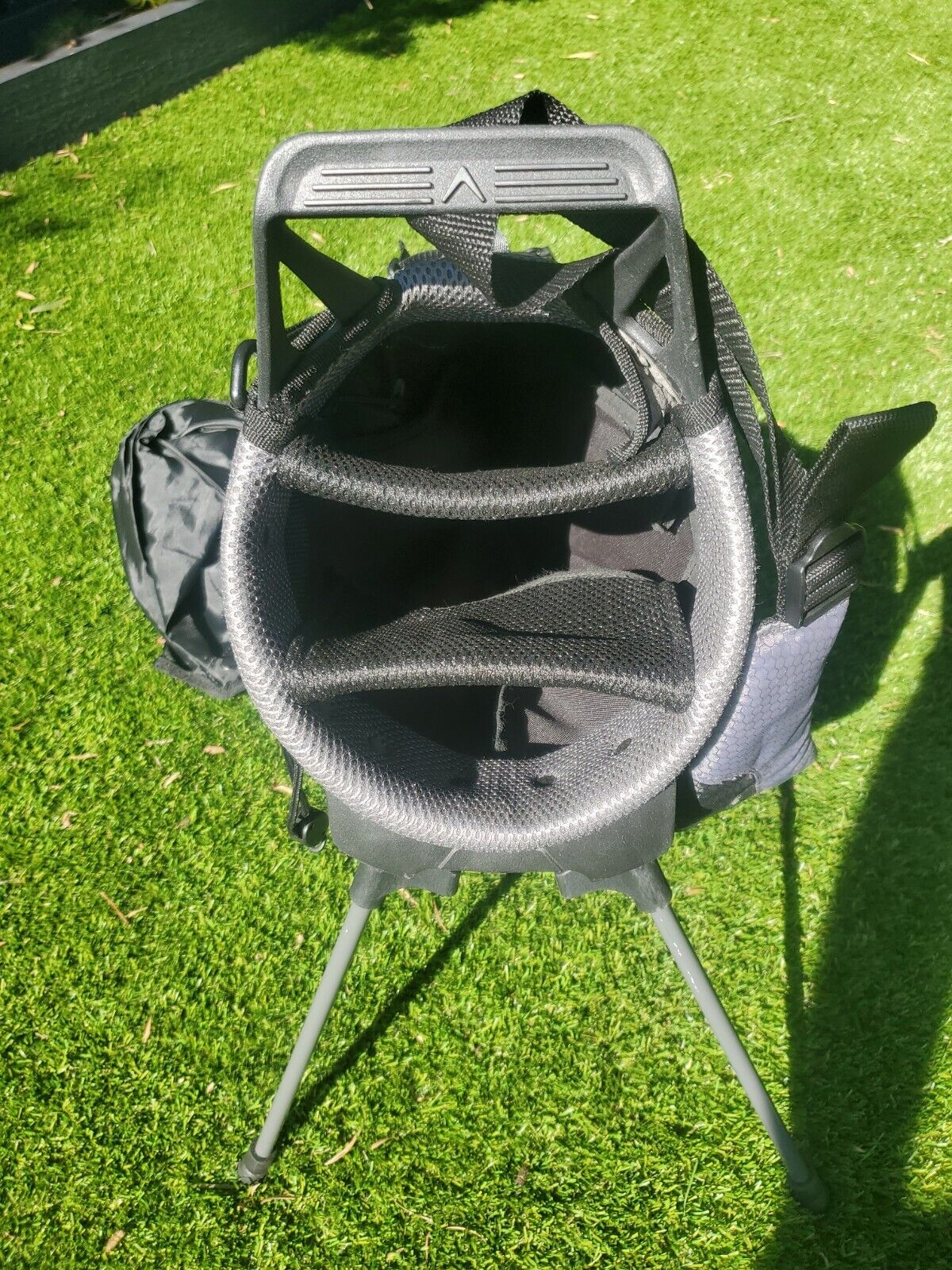 CALLAWAY LIGHT GOLF CARRY STAND BAG - MINT CONDITION