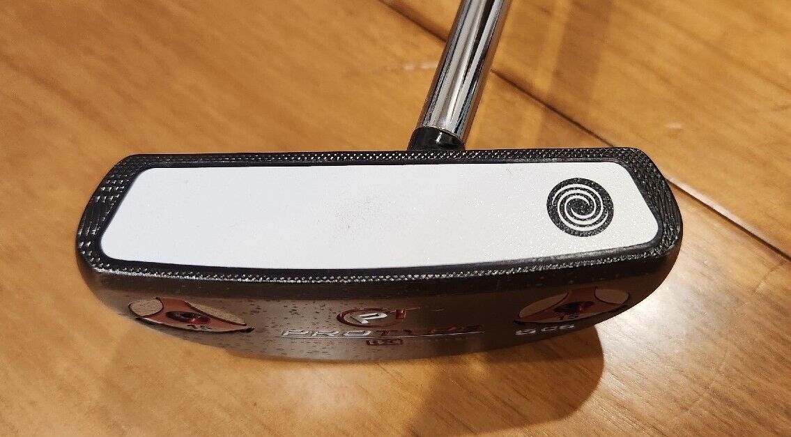 Odyssey DFX #1 2021 34in Droitier Putter w/HC 3421