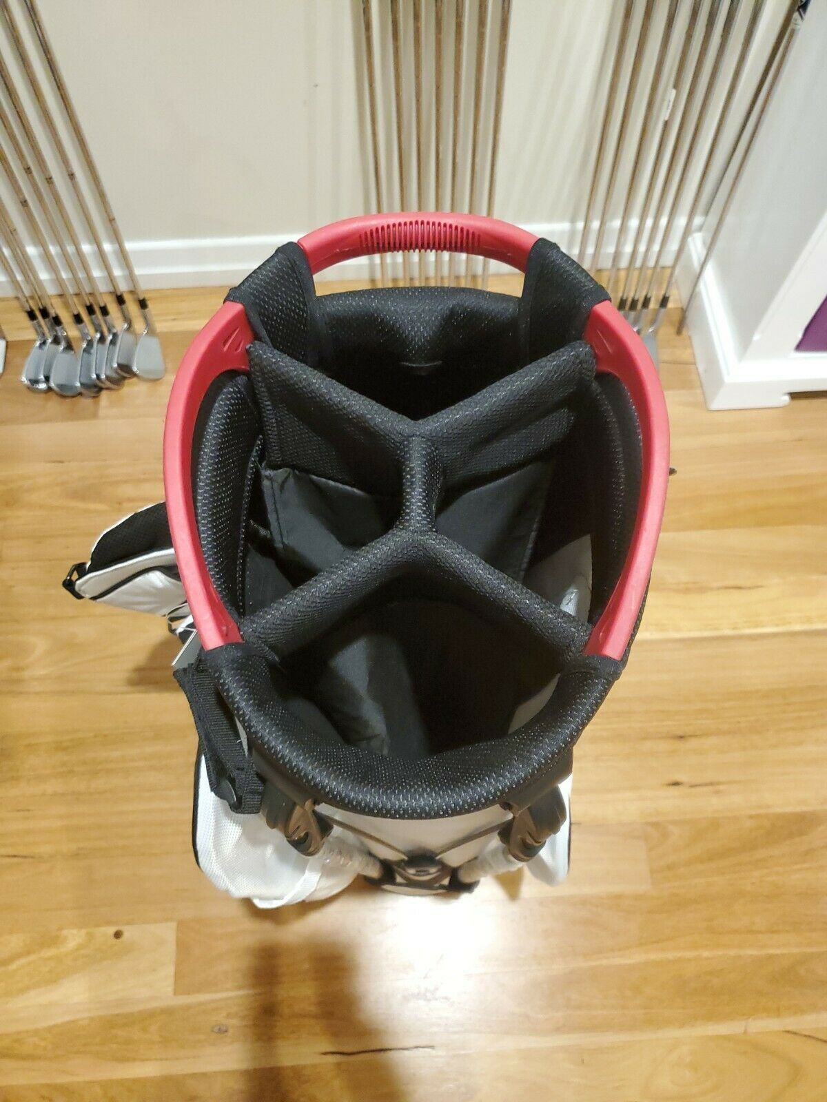 SRIXON TOUR GOLF CARRY STAND BAG - BRAND NEW