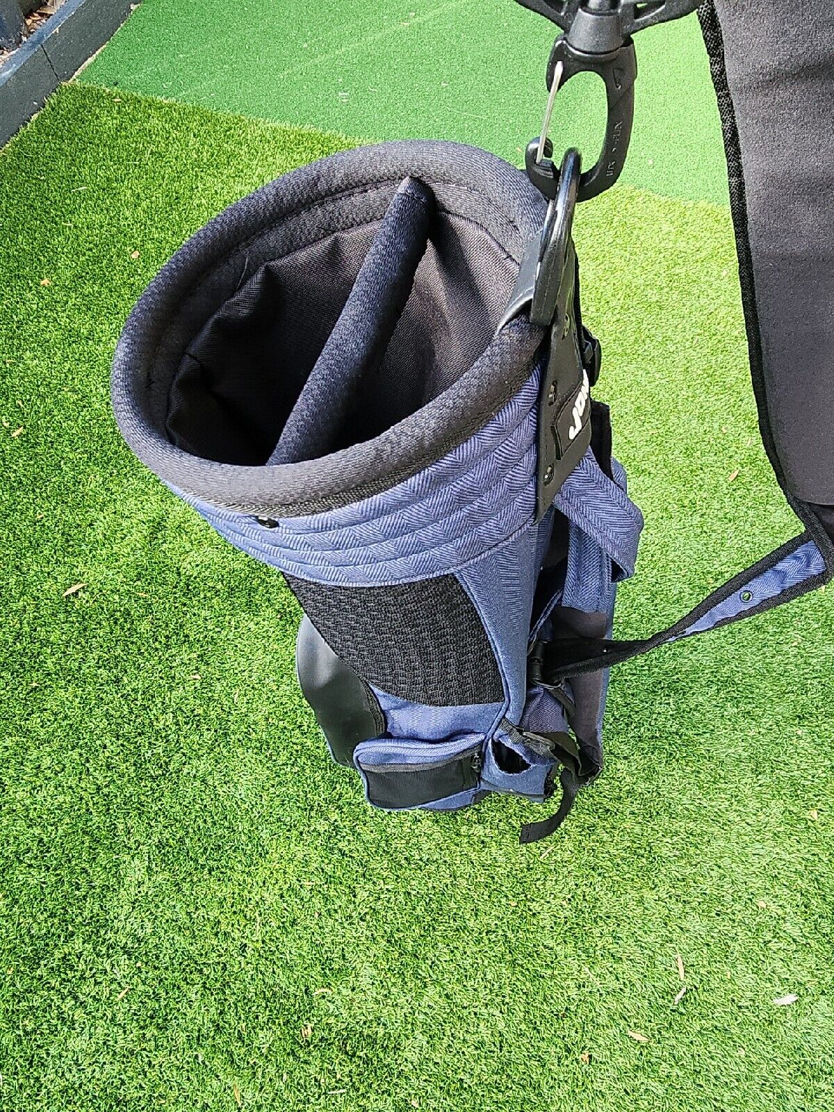 JONES GOLF CARRY BAG - EXCELLENT CONDITION