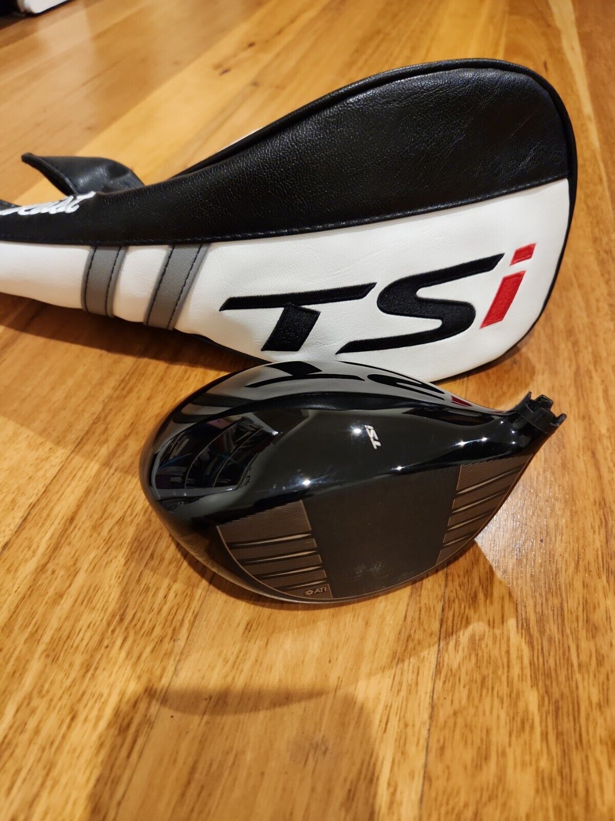 TITLEIST TSi3 9.0° - EXCELLENT CONDITION- DRIVER HEAD