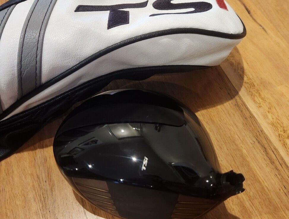 TITLEIST TSi4 9°- DRIVER HEAD ONLY EXCELLENT CONDITION