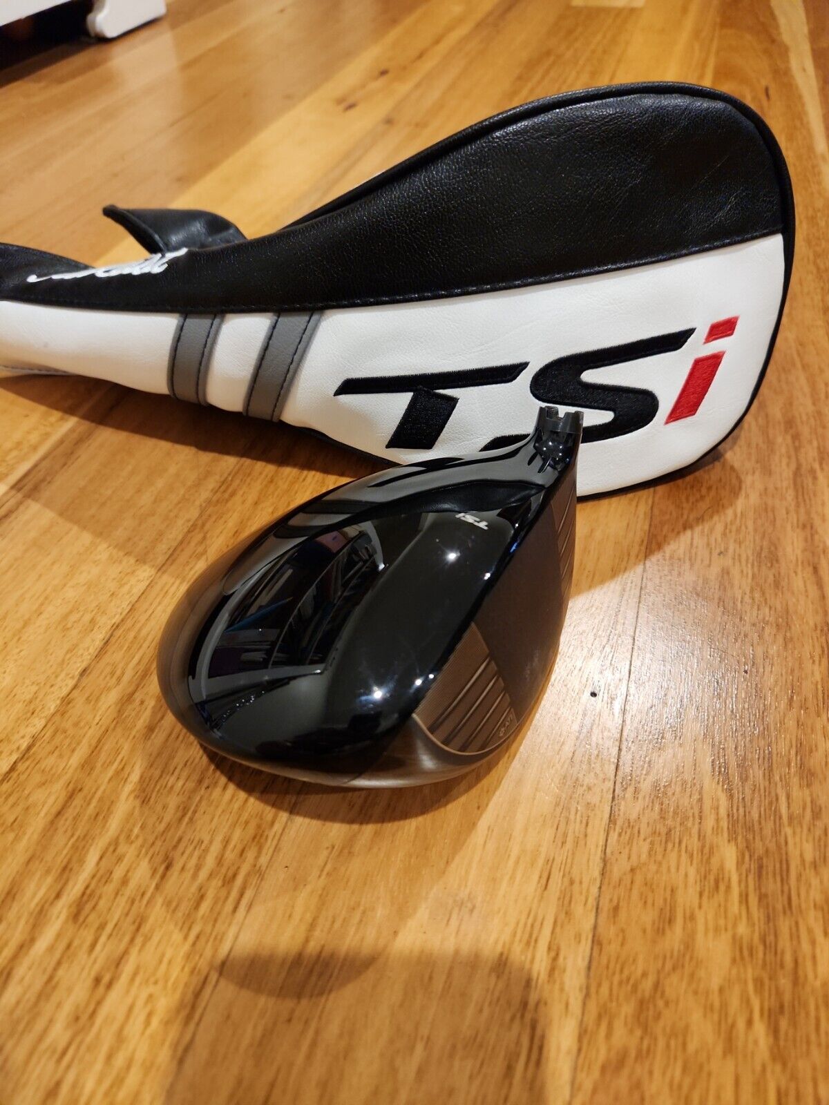 TITLEIST TSi3 9.0° - EXCELLENT CONDITION- DRIVER HEAD