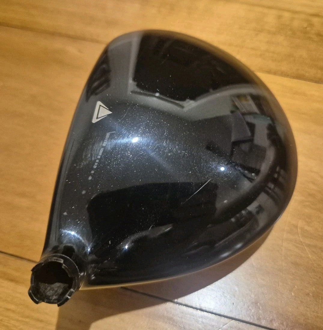 TITLEIST 915 D4 9.5° - TOUR ISSUE - DRIVER HEAD ONLY4