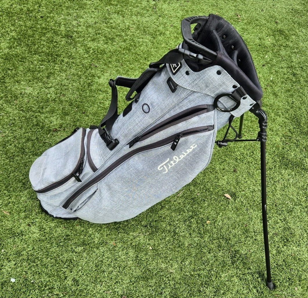 TITLEIST GOLF CART CARRY BAG BLACK STAND BAGS1
