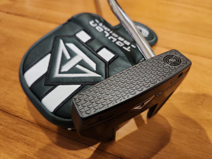 ODYSSEY TOULON DESIGN LAS VEGAS  PUTTER - MINT CONDITION
