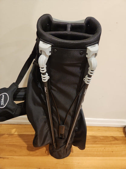 TITLEIST BLACK GOLF CARRY STAND BAG - BRAND NEW