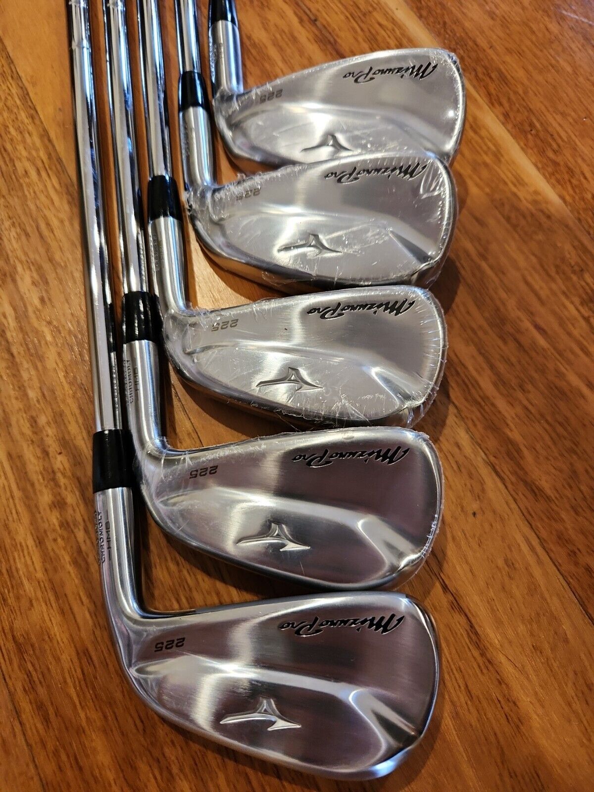 MIZUNO PRO 225 IRONS 5I-9i - KBS TOUR 130 X - BRAND NEW