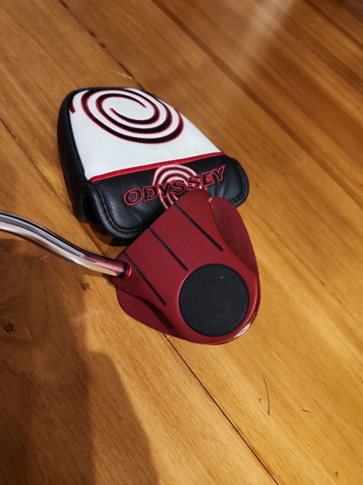 ODYSSEY O WORKS TOUR R-LINE RED PUTTER - VERY GOOD CONDITION