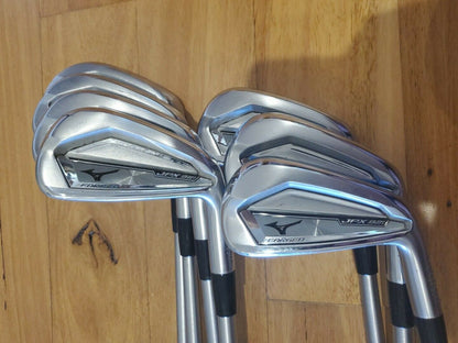 MIZUNO JPX921 FORGED IRONS 4I-PW - KBS C-Taper Stiff - Excellent Condition