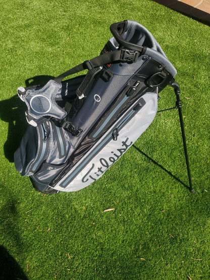 TITLEIST STA DRY +4 GOLF CARRY STAND BAG - MINT CONDITION